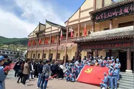 甘肃哈达铺：旅游红似火产业串成链图片