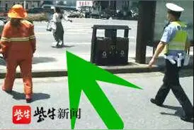 女子骑电动车不戴头盔被查，对执法人员又抓又打，还扬言要“撞汽车自杀”图片