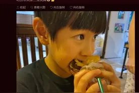 美食博主！吴尊晒九宫格美食照疯狂翻牌粉丝图片