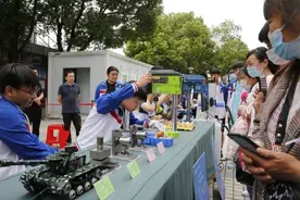 在鸡蛋上钻眼，在手机上打孔……中职学校技能节场面“惊险”图片
