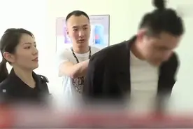 女警抓捕现场偶遇高中同学……是什么滋味？视频封面