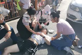 杭州街头一小伙心脏骤停，俩陌生姑娘合力营救！这一幕被拍了下来.....图片