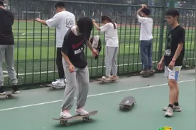 滑板运动进课堂！四川一高校开设极限运动必修课图片