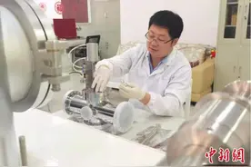 北漂青年返甘创业：探国内卡脖子技术 独家定制核实验装置图片