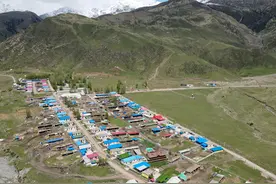 他们在天山脚下追逐诗与远方图片