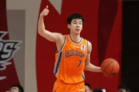 未来之星！上海队“00后”小将郭昊文宣布参加NBA选秀图片