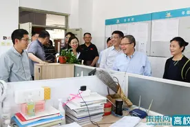 山西大学党委书记调研山大附中图片