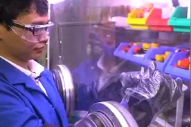 华中科技大学现90后博导，和学生同龄曾专业第一保送北大视频封面
