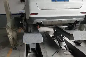荣威RX5吃胎严重 4S店修不好 仅称：车辆无质量问题图片