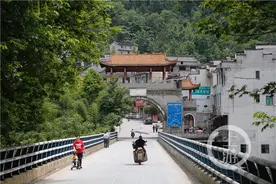 沿着高速看中国·重庆丨乘着“拉拉渡”进入沈从文笔下的“边城”图片