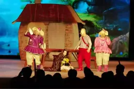 儿童剧《奔跑吧！小猪》成为926剧场首场群众性公益演出 边看边学自我防卫方法图片