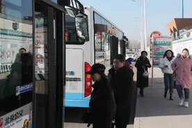 公交驾驶员孟大鹏：41路上的“贫嘴”大工匠图片
