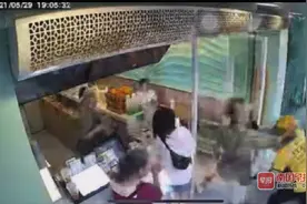 因出餐时间起冲突，南宁一外卖小哥被奶茶店员打进医院图片