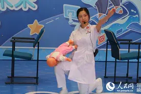 湖南妇女儿童医院：萌娃变身“小医生”欢乐充实过“六一”图片