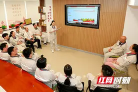 中车株洲电机党支部书记踊跃上党课图片