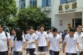 今年湖南有57.49万高考报名考生图片