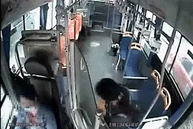 女子击打公交车司机、击碎安全防护玻璃，广西河池首例妨害安全驾驶罪判了图片