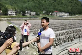 月入6千大学生回乡卖木耳年入500万图片