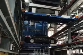 ​ 最高33层，机器人停车！极目新闻记者带你探秘武汉立体停车库图片