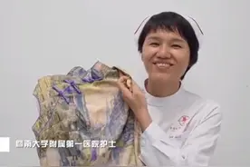 “天使”最美！护士妈妈遗憾送考旗袍没穿上，网友暖心安慰视频封面