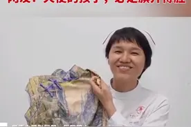 “天使”最美！护士妈妈遗憾送考旗袍没穿上，网友暖心安慰视频封面