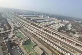 草金路改造工程主线主体贯通图片