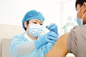 楼村工业区社康护士方小燕：一天打了530针疫苗图片
