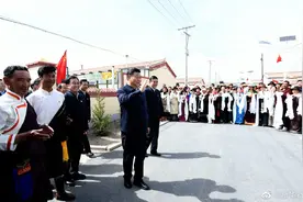 习近平：我们都是一家人，都是兄弟姐妹，我们的明天会更好图片