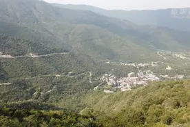 新思想引领新征程·红色足迹｜红色正青春Vlog：我在红色文化传承中绽放青春视频封面