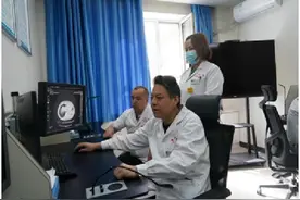 山东援疆医生捐助两名困难大学生，引来一片点赞图片