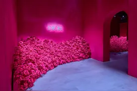 购时髦｜全新DIOR ROSE蓉城盛放 王嘉尔演绎卡地亚大片 宇舶表推出欧洲杯智能腕表图片