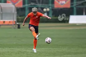 田鑫进球！热身赛泰山队1-0战胜津门虎图片