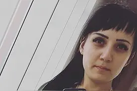 俄罗斯妈妈把3岁女儿吊出阳台失手摔死，为了"惩罚她太吵了"图片