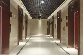带装公寓如何验收？封面金牌验房师建议：入户门需要灌浆、地板“吐灰”要清理图片