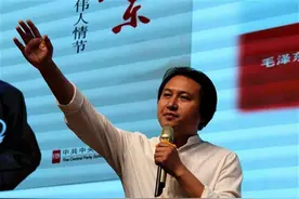 青年毛泽东”特型演员与长江职院大学生畅谈初心，?他勉励学子：青年不能轻易“躺平”图片