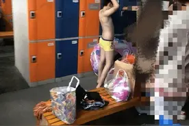 叮咚快评｜减少“更衣室尴尬”，不能总指望第三更衣室图片
