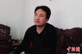 山西汾阳男子救起两名溺水小学生后遇难 民众自发悼念图片
