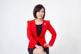 平秀琳《平论无双》突传停播！捧花谢观众2年支持…网叹可惜图片