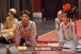 黄子韬突然深情款款自曝初恋经历 称自己是坐在垃圾桶边的男孩图片