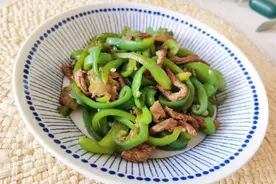 减脂食谱之青椒炒牛肉丝图片
