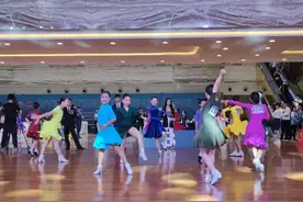 跳起来！全国青少年国际标准舞锦标赛成都站开赛图片