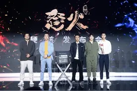 甄子丹谢霆锋落泪，《怒火·重案》大合影，中间位置留给了陈木胜导演图片