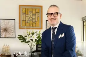 马里奥：如果你问我未来，我会告诉你，中国就是我们的未来｜百年大党-老外讲故事（69）图片