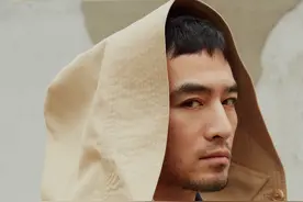 张晓晨日系文艺造型 尽显帅气侧脸图片