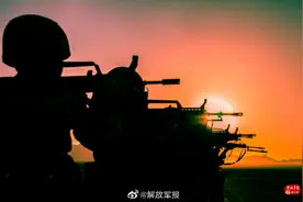 大漠戈壁军人热血剪影 张张都精彩图片