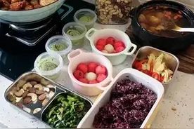 浙江妈妈晒孩子高考前后伙食变化，网友：太真实了…图片