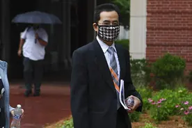 华裔教授间谍案反转！FBI探员承认为找间谍诬陷胡安明图片
