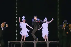四部央华大戏将来上海大剧院，张亮和周涛跨界演戏剧图片