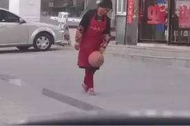 云南52岁阿姨花式运球走红：在看店之余练球3年，体重真的降低了图片