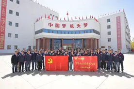 航天员将用上海设备，从太空发来问候与祝福图片